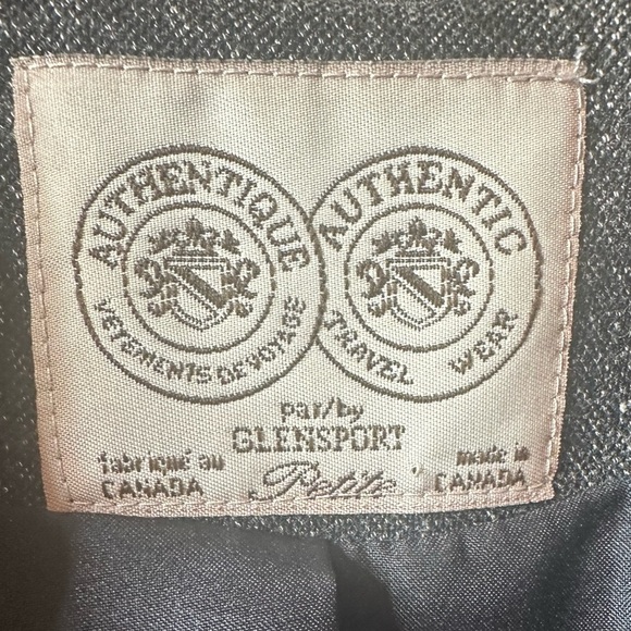 Gray Tailored Blazer with Classic Collar - Picture 6 of 7